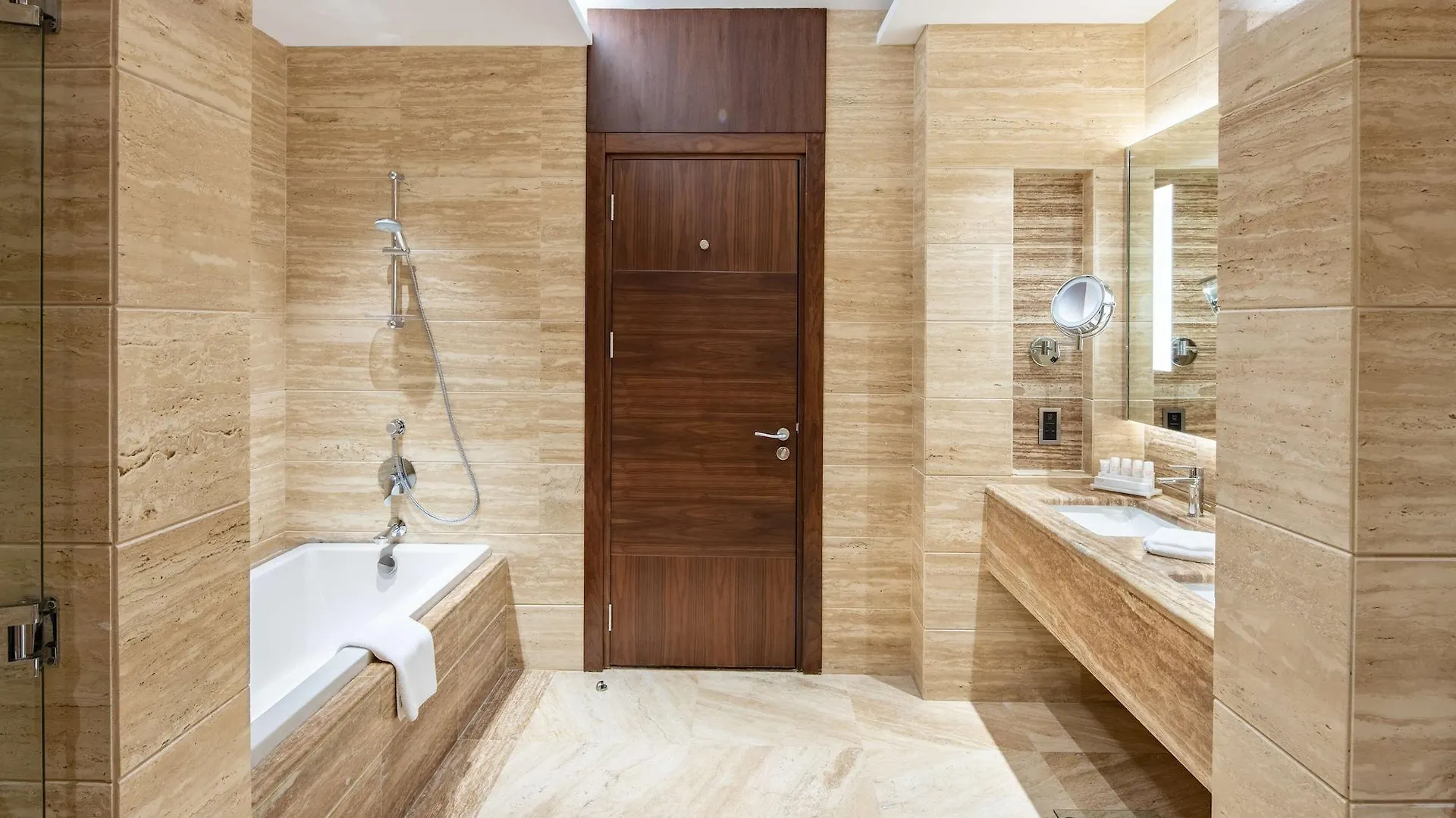 Radisson Blu Hotel, Jeddah Al Salam 5*,  Szaúd-Arábia